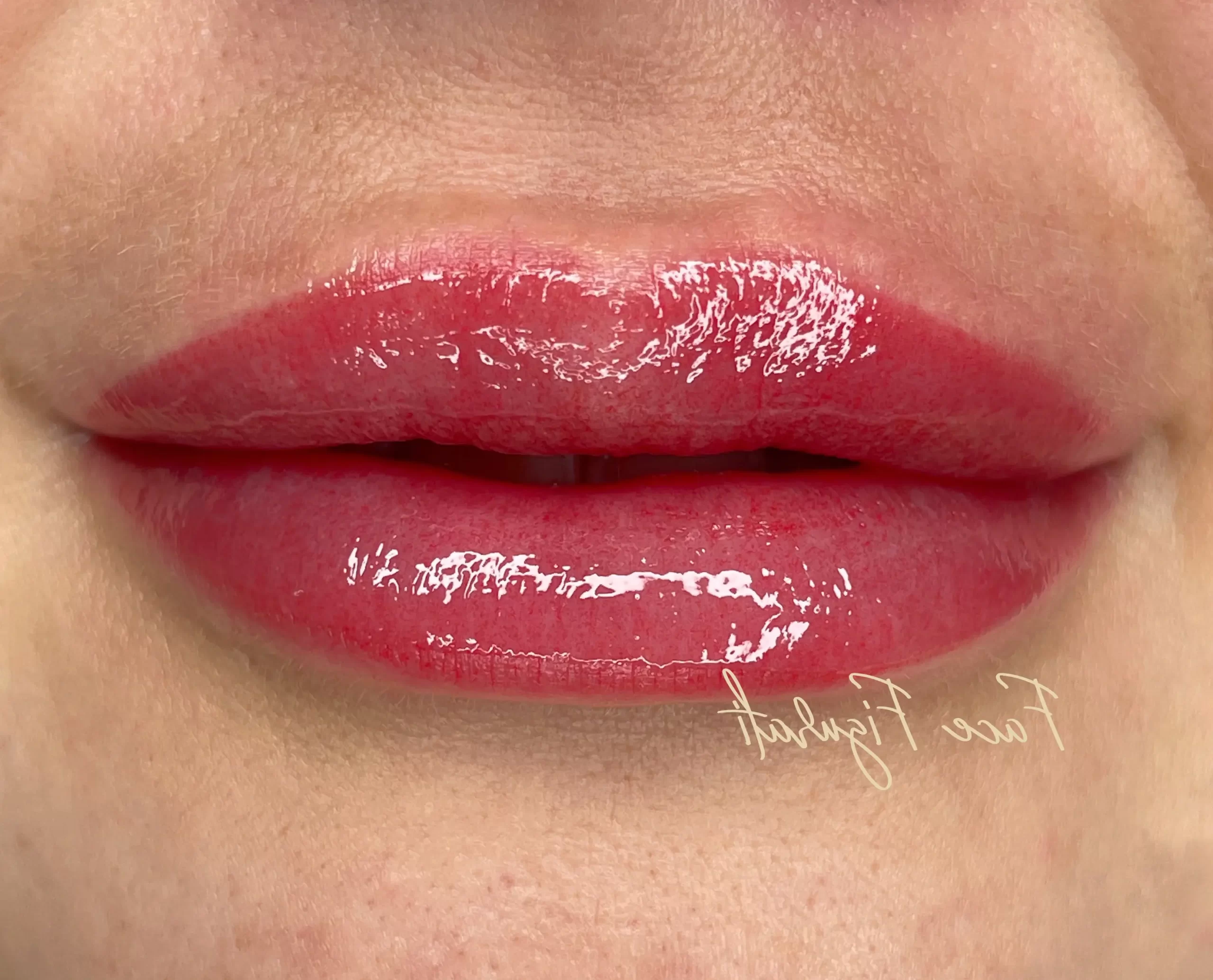 lips tattoo
